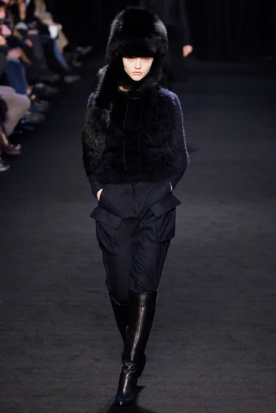 Look 32